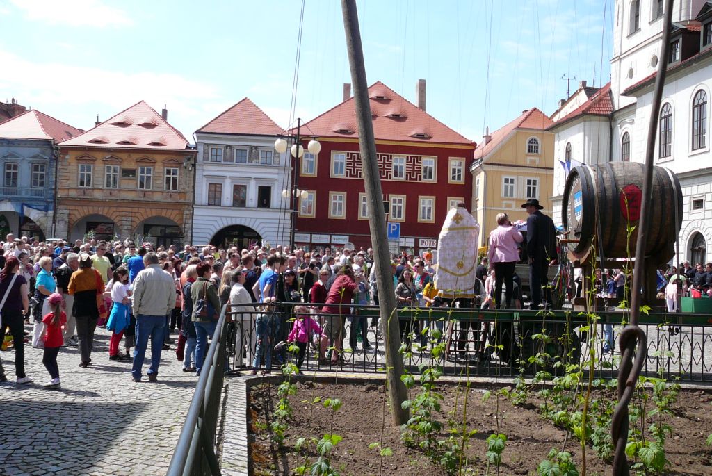 Slavnostní přípitek při příležitosti konání Chmelfestu v Žatci (8. 5. 2015). | Foto: J. Ježek Foto: J. Ježek