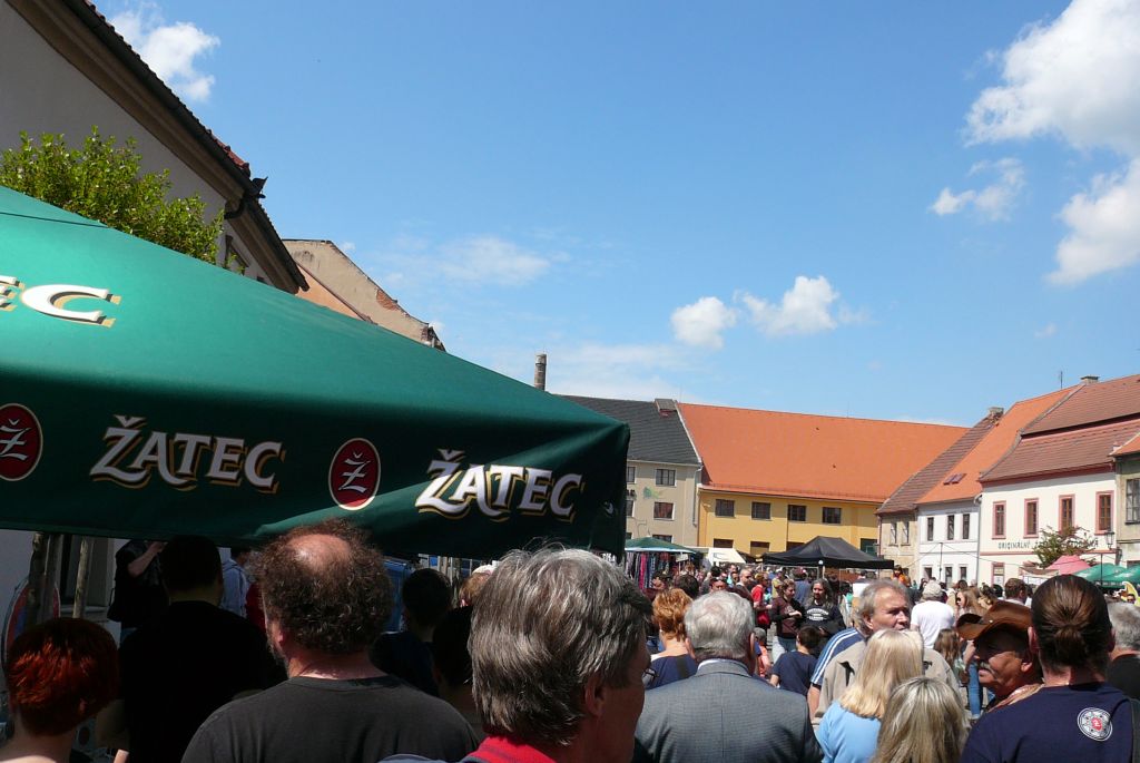 Mýtná brána ke vstupu do Žateckého pivovaru (8. 5. 2015). | Foto: J. Ježek Foto: J. Ježek