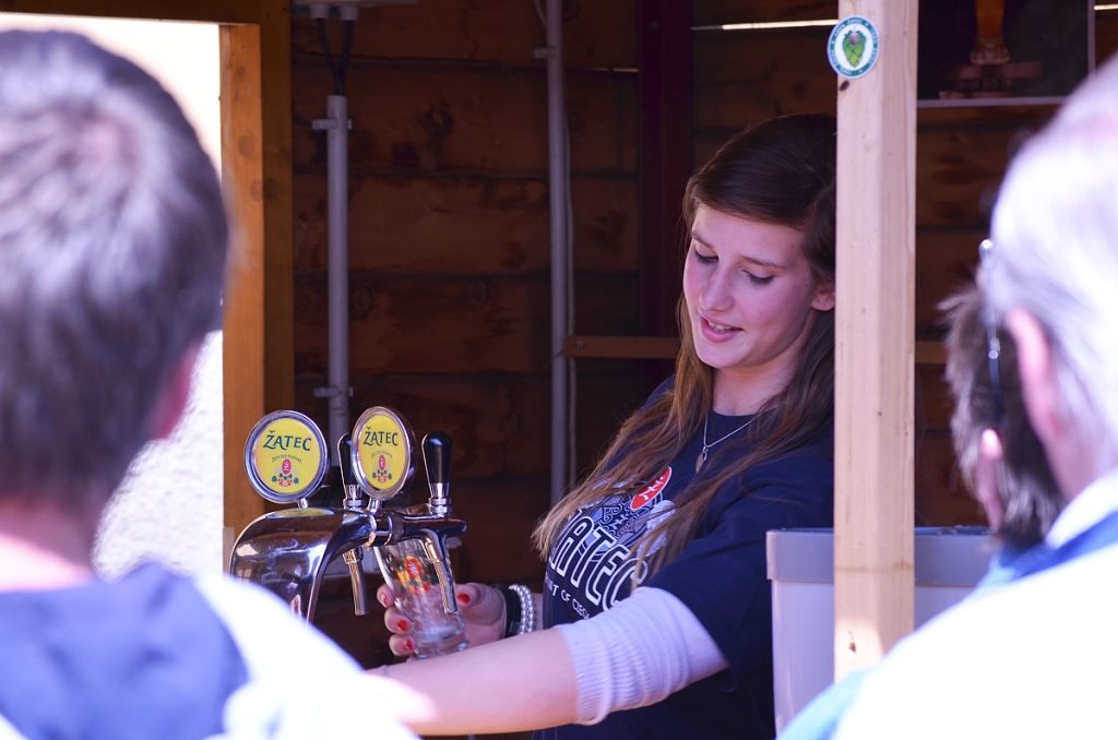 Ve druhém stánku se točil ležák uvařený pouze z jedné odrůdy - Saaz Late - a ležák studeně dochmelený (8. 5. 2015). | Foto: M. Brynda Foto: M. Brynda