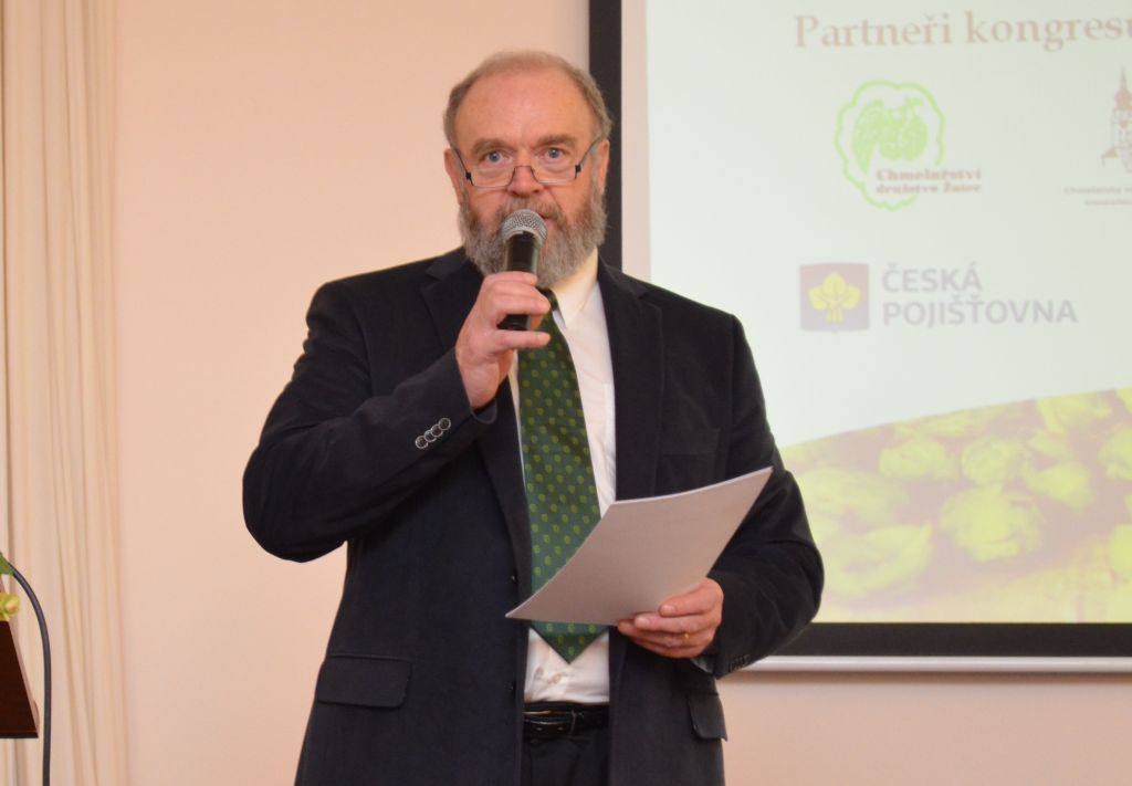 Ing. Luboš HEJDA, předseda Svazu pěstitelů chmele ČR, při zahájení dopoledního programu chmelařského kongresu (27. 1. 2016). | Foto: M. Brynda Foto: M. Brynda