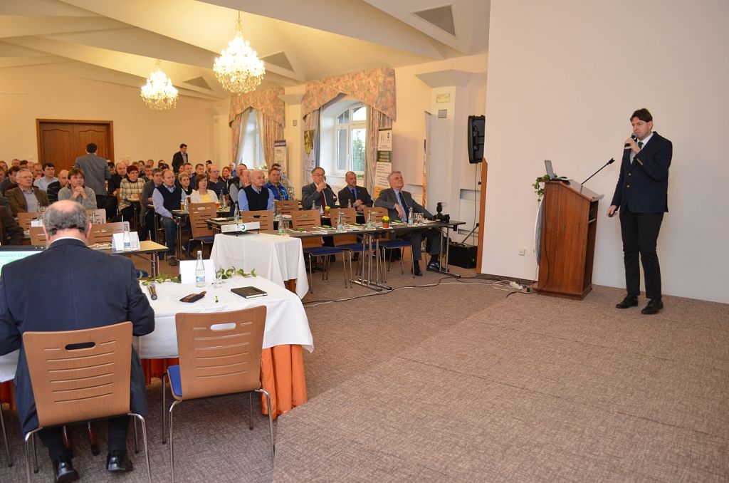 Blok příspěvků CHI otevřel jeho jednatel Ing. Josef Patzak, Ph.D. (27. 1. 2016). | Foto: M. Brynda Foto: M. Brynda