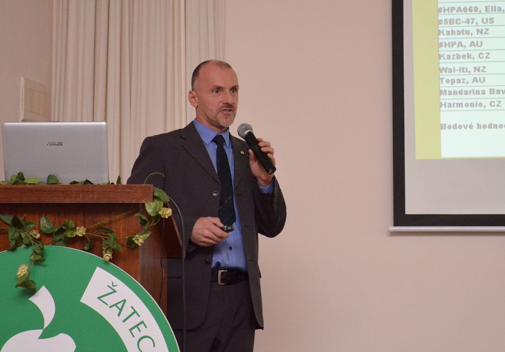 Ing. Vladimír Nesvadba, Ph.D., vedoucí oddělení genetiky a šlechtění chmele CHI, na chmelařském kongresu (Senohraby, 27. 1. 2016). | Foto: M. Brynda Foto: M. Brynda