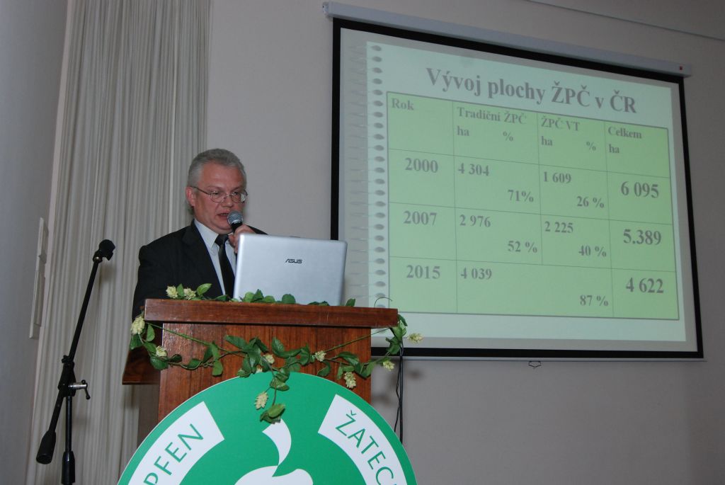 Miroslav Brynda z oddělení agrotechniky chmele na chmelařském kongresu (Senohraby, 27. 1. 2016). | Foto: M. Vokřál (Agriprint s. r. o.) Foto: M. Vokřál (Agriprint s. r. o.)