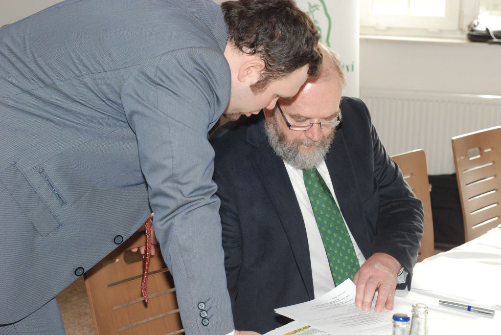 <em>"Je to potvrzeno, ministr přijede",</em> šeptal potají tajemník předsedovi Svazu (Senohraby, 27. 1. 2016). | Foto: M. Vokřál (Agriprint s. r. o.) Foto: M. Vokřál (Agriprint s. r. o.)