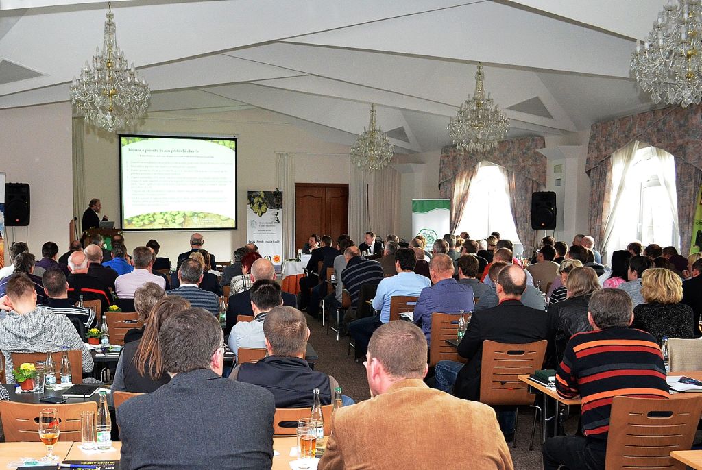 Ing. Luboš Hejda, předseda Svazu, při prezentaci na chmelařském kongresu (27. 1. 2016). | Foto: M. Brynda Foto: M. Brynda
