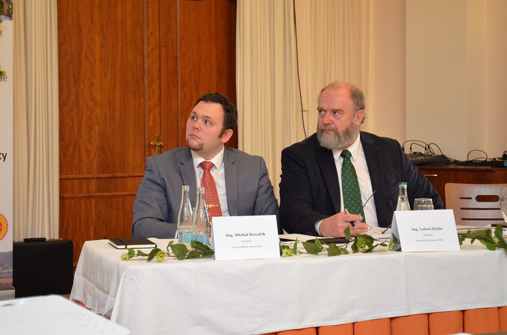 Tajemník s předsedou Svazu pozorně naslouchali, co pan ministr říkal (Senohraby, 27. 1. 2016). | Foto: M. Brynda Foto: M. Brynda