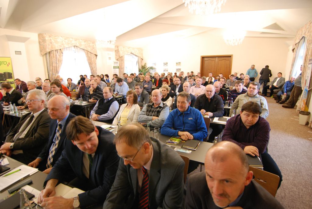 Účastníci chmelařského kongresu naslouchali slovům ministra zemědělství Ing. Mariana Jurečky (Senohraby, 27. 1. 2016). | Foto: M. Vokřál (Agriprint s. r. o.) Foto: M. Vokřál (Agriprint s. r. o.)