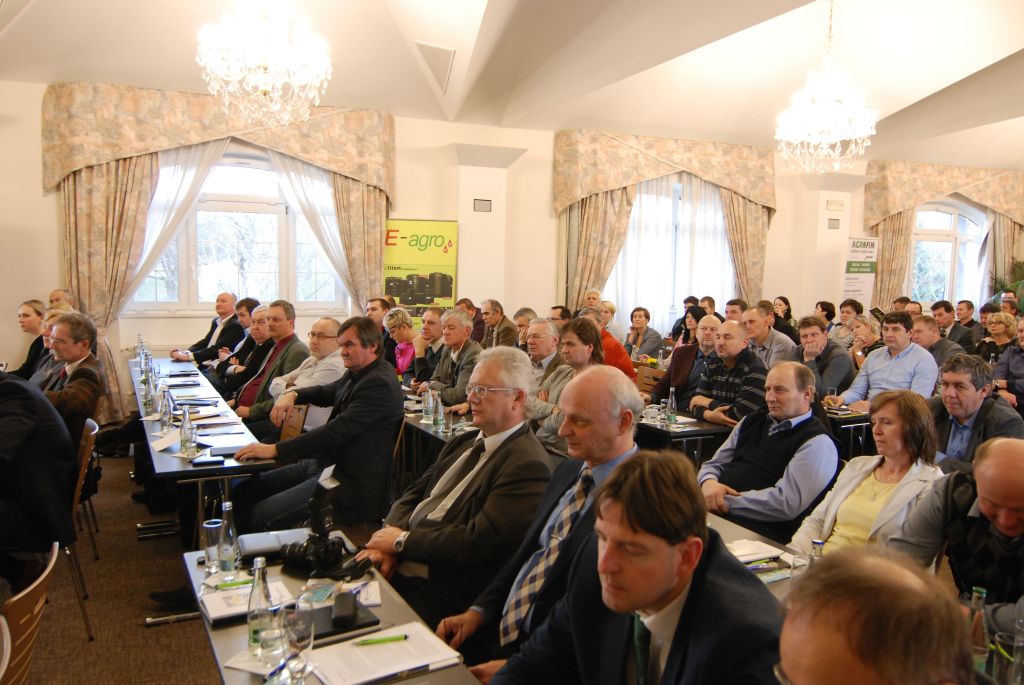 Účastníci chmelařského kongresu naslouchali slovům ministra zemědělství Ing. Mariana Jurečky (Senohraby, 27. 1. 2016). | Foto: M. Vokřál (Agriprint s. r. o.) Foto: M. Vokřál (Agriprint s. r. o.)