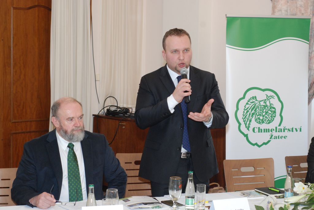 Ministr zemědělství, Ing. Marian Jurečka, při zodpovězení dotazů na chmelařském kongresu (Senohraby, 27. 1. 2016). | Foto: M. Vokřál (Agriprint s. r. o.) Foto: M. Vokřál (Agriprint s. r. o.)