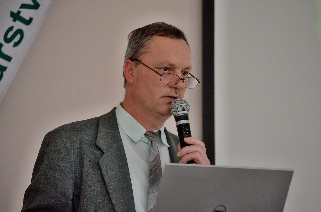 Ing. Vladimír Barborka, vedoucí oddělení chmele při ÚKZÚZ na chmelařském kongresu v Senohrabech (2. 2. 2017). | Foto: M. Brynda Foto: M. Brynda