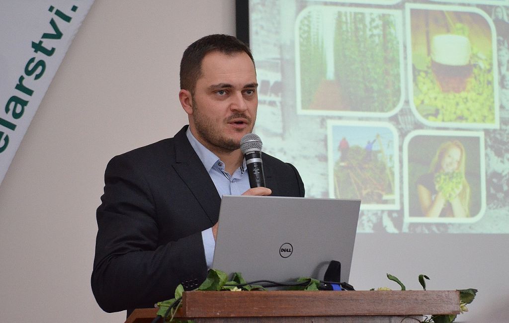 Ing. Pavel Sekáč, náměstek pro řízení Sekce pro fondy EU, vědu, výzkum a vzdělávání Ministerstva zemědělství na chmelařském kongresu v Senohrabech (2. 2. 2017). | Foto: M. Brynda Foto: M. Brynda