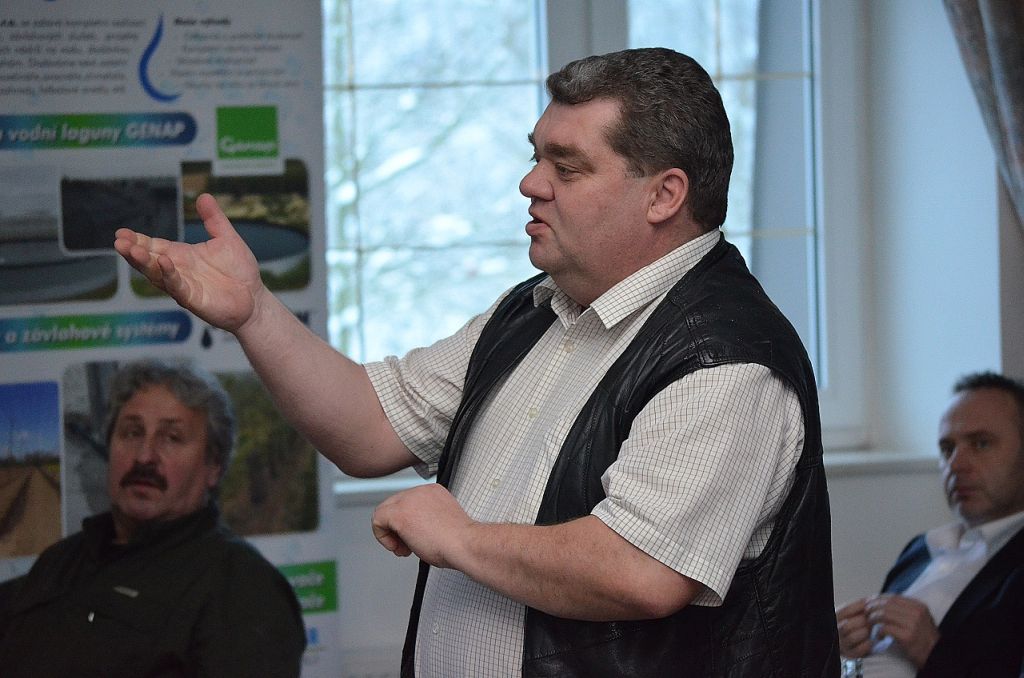 Dotaz Ing. Radka Gregora z Družstva Agrochmel Kněževes (Senohraby, 2. 2. 2017). | Foto: M. Brynda Foto: M. Brynda