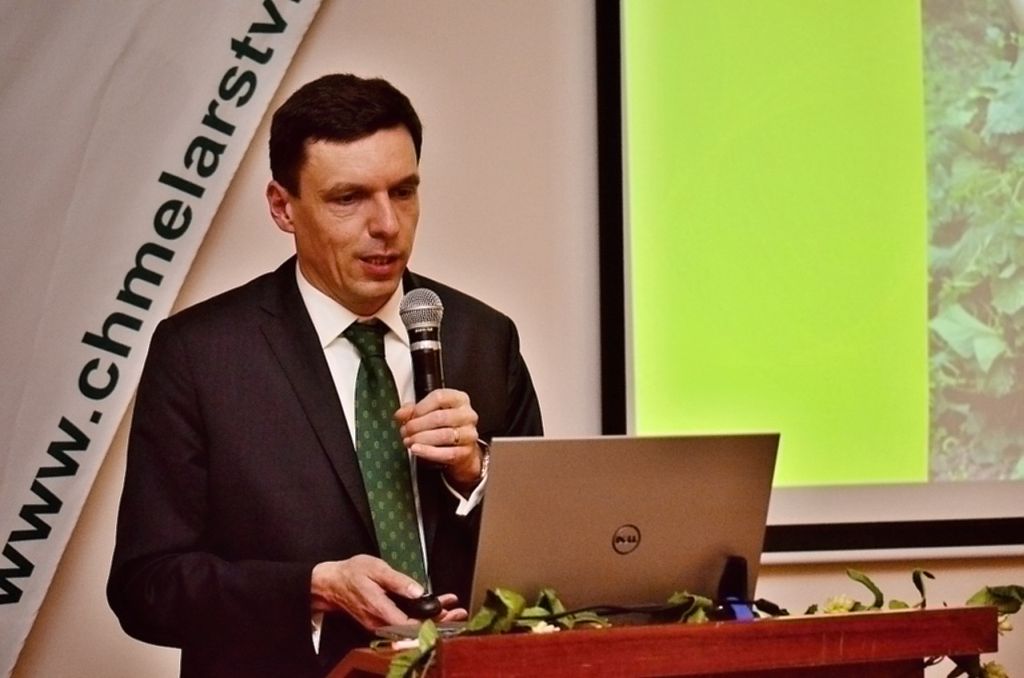 Mgr. Zdeněk Rosa, BA, předseda představenstev společností CHMELAŘSTVÍ, družstvo Žatec a Bohemia Hop, a. s. na chmelařském kongresu v Senohrabech (2. 2. 2017). | Foto: M. Brynda Foto: M. Brynda