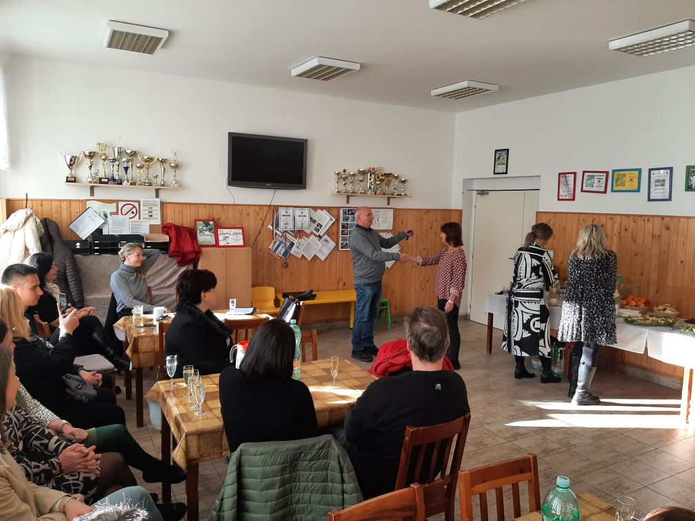 CHI přispěl na nový vůz dětskému domovu v Žatci (12. 1. 2024). | Foto: J. Patzak Foto: J. Patzak