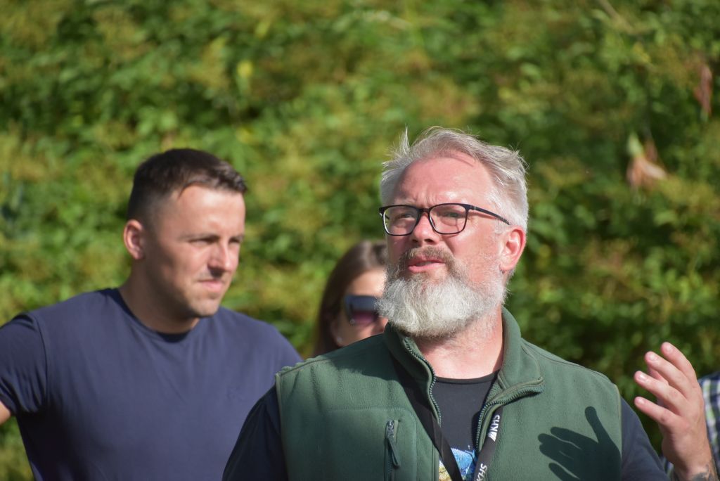 Navazující workshop po řezu ŽPČ a ukázka balíčkové sadby z produkce CHI (Stekník, 26. 6. 2025). | Foto: J. Ježek Foto: J. Ježek